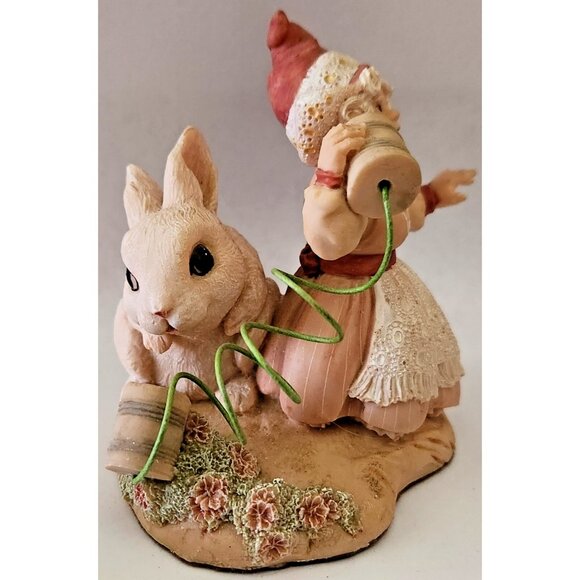 Enesco Lieblings KEEP IN TOUCH figurine Dutch gnome wee folk & rabbit can phone - Picture 6 of 12